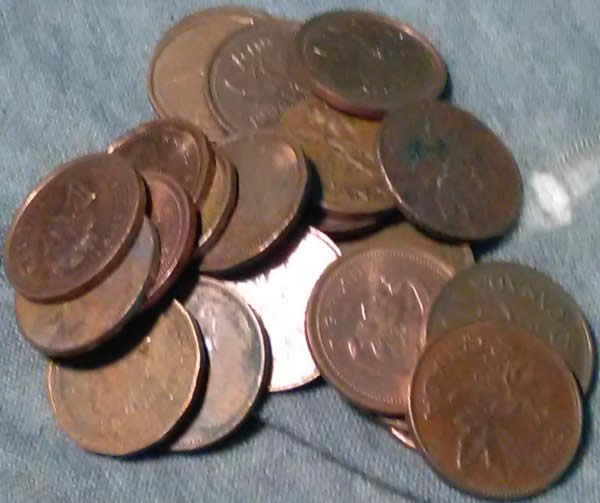 One-Foreign-Cent,-25-Canadian-Cents,-And-34-Wheat-Cents-Found-CRH